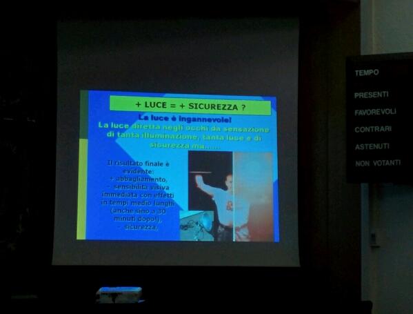È molto importante non abbagliare, per non diminuire la sicurezza #opendalmine http://t.co/7FGTwGq5DH